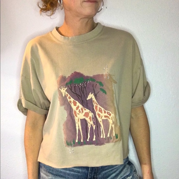 Vintage Tops - 🦒VTG rhinestone Giraffe box cut crop Tee